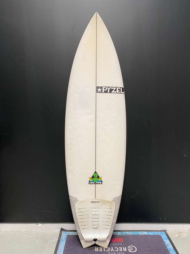 2nd Hand Pyzel Pyzalien 2 w/ fins - 5'9, 27.3L