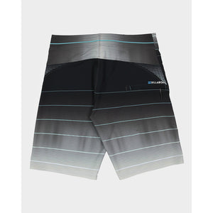 BILLABONG Fluid X 21" Mens Boardshort - Black