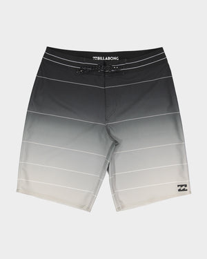 BILLABONG FLUID AIRLITE 20" BOARDSHORT - BLACK